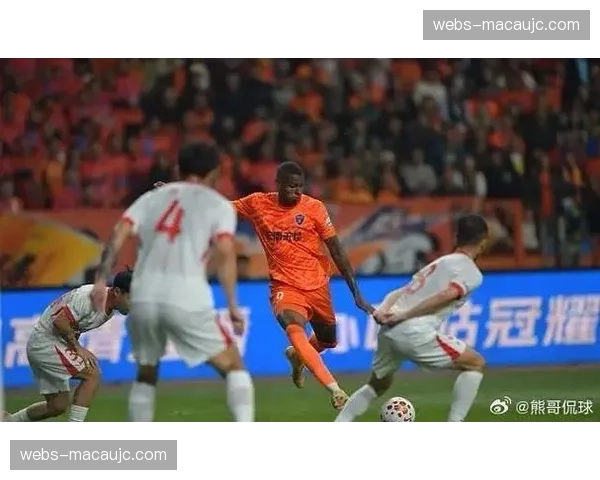 杨梓豪传中克莱伯抢射 玉昆客场先拔头筹